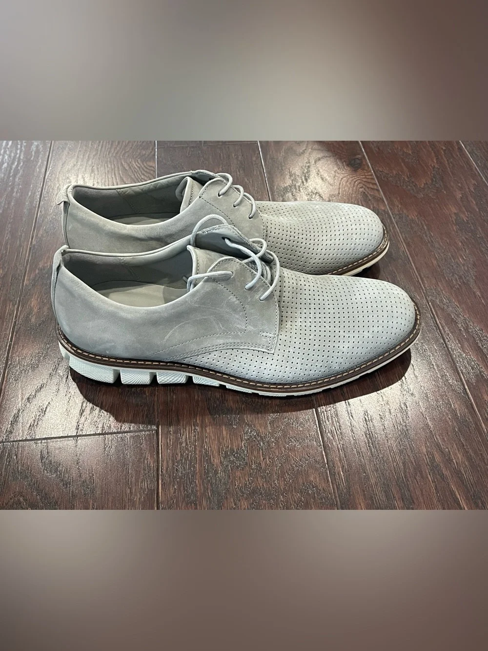 ECCO Men size 42 (8.5/9US) Melbourne Oxford gray suede preforated dress shoes